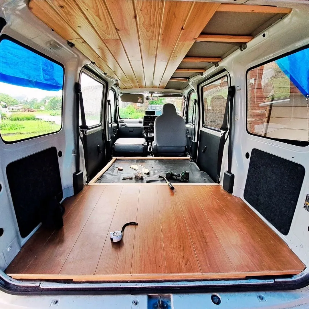 キャンピングカー 車中泊仕様へリフォーム
